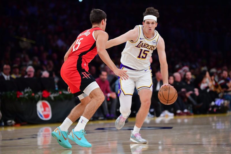 Bad news for Lakers: Standout guard expected to miss a month