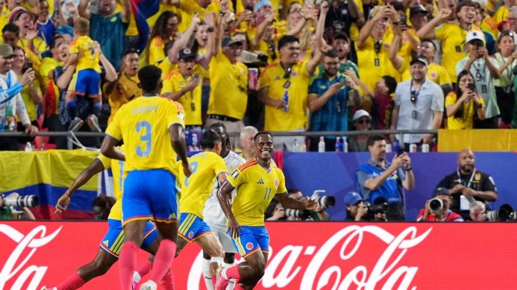 Early goal carries Colombia past Ghana, into round of 16