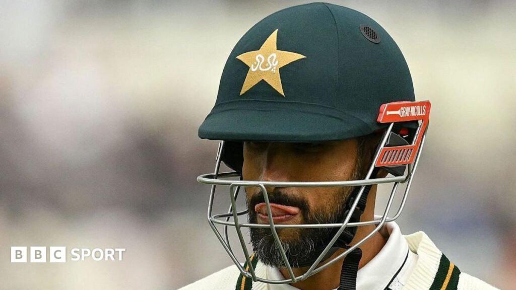 England vs Pakistan: 'Embarrassing' tourists have 'mental fatigue' after chaotic morning in third Test